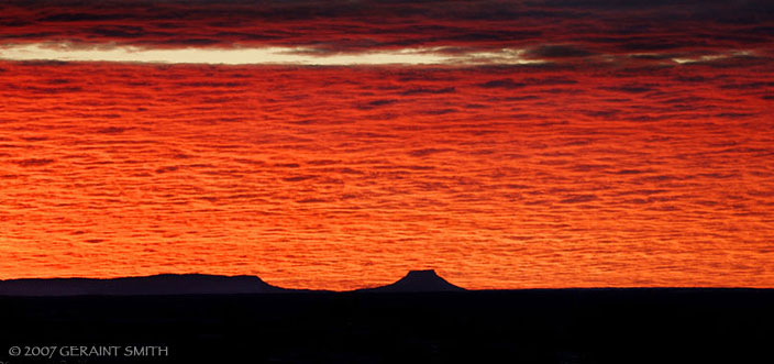 Cerro Pedernal (the flat top mountain center) Sunset across the mesa west of Taos
