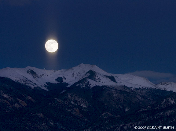 Full moonrise December 23rd 2007