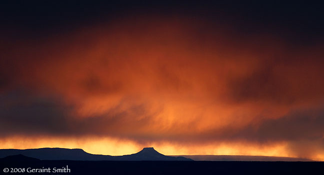 Cerro Pedernal sky ... a favorite view across the plateau