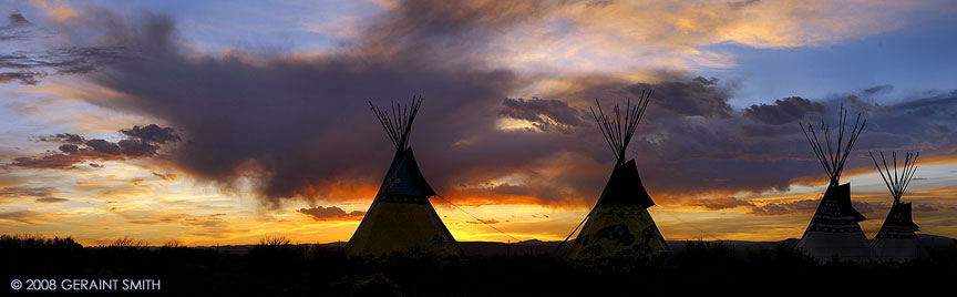 Taos Tipis