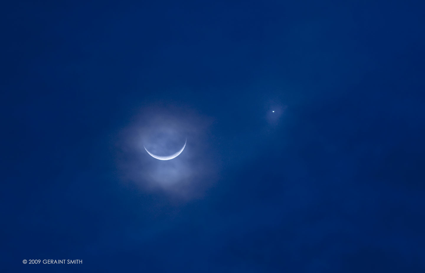 The crescent moon and Venus last night (02-27-09)