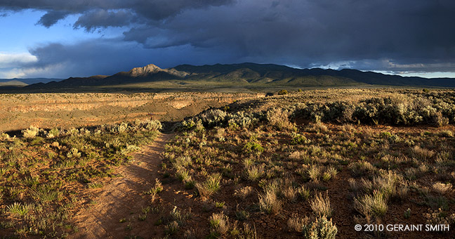 West rim trail of the Rio Grande Gorge near Carson, NM