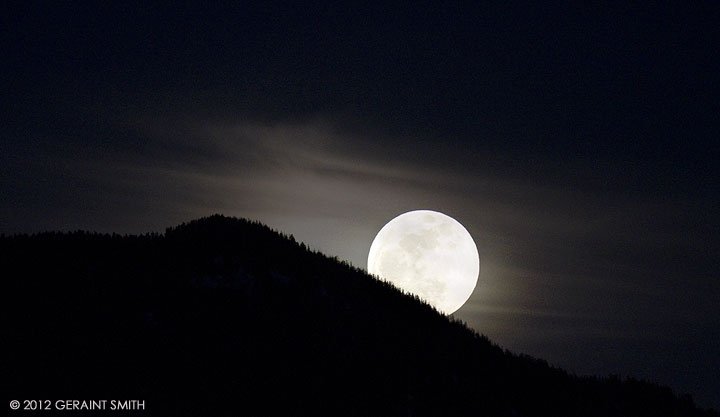 Super moon rise over te Sangre de Cristo mountains, New Mexico