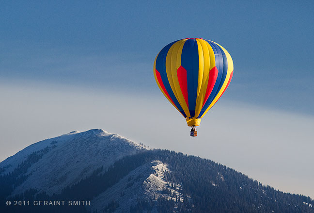 Above the mountain, taos mountain balloon rally