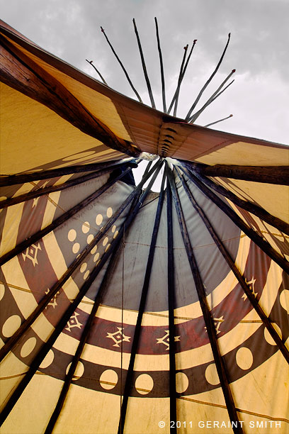 Tipi, inside out