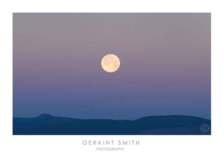 Full moonset from San Cristobal, NM