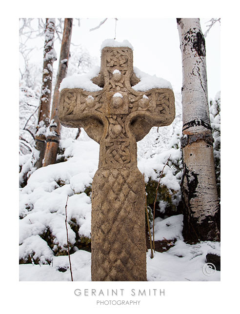 I love celtic crosses where ever I find them ... in the garden in San Cristobal