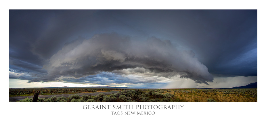 Rolling strom moves through Taos ... 