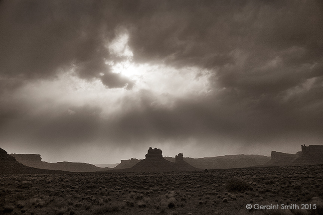 Strom over Valley of the Gods, Utah