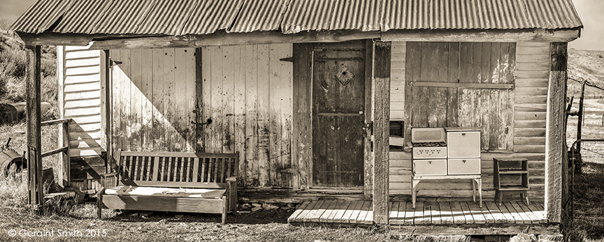 Indoor outdoor living in Elizabethtown, NM