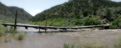 2014 April 09  Flashback 2009 ... When the water flowed in the  Rio Grande and rafts had to be portaged over the bridge