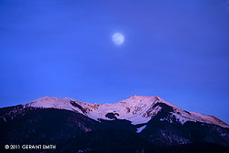 2011 January 19, Pale moon over Vallecito Peak, Taos