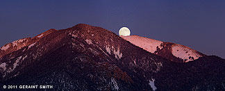 2011 November 10, Back to the mountain ... Pueblo Peak adorned by the moon
