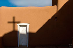 2012 October 06, Long shadows at the Saint Francis church, Ranchos de Taos